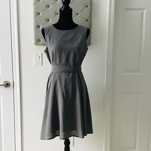 Gray lined sleeveless dress
